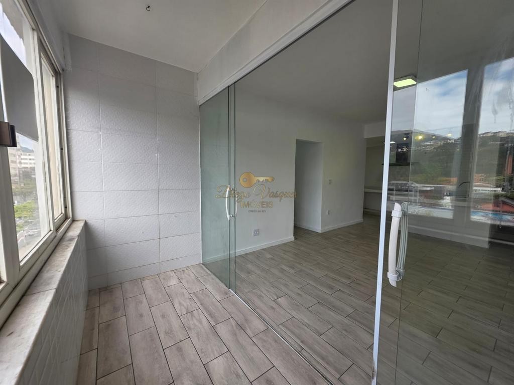 Apartamento à venda com 2 quartos, 73m² - Foto 3