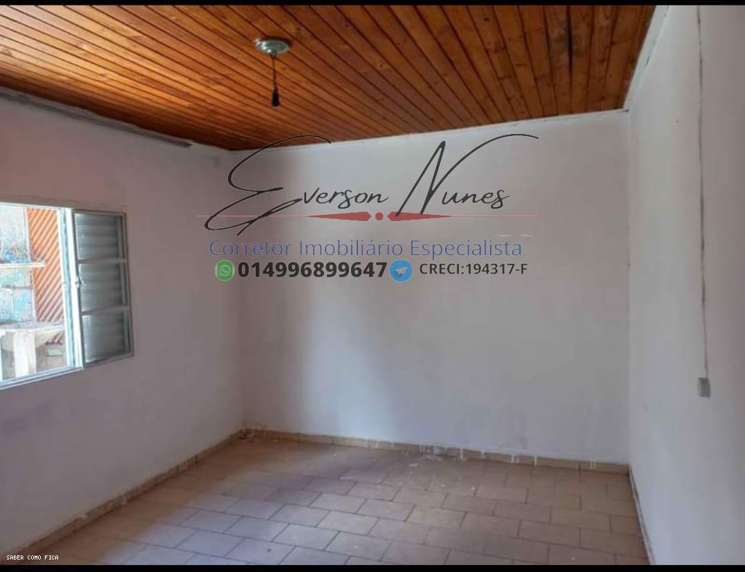 Casa à venda com 2 quartos, 200m² - Foto 3