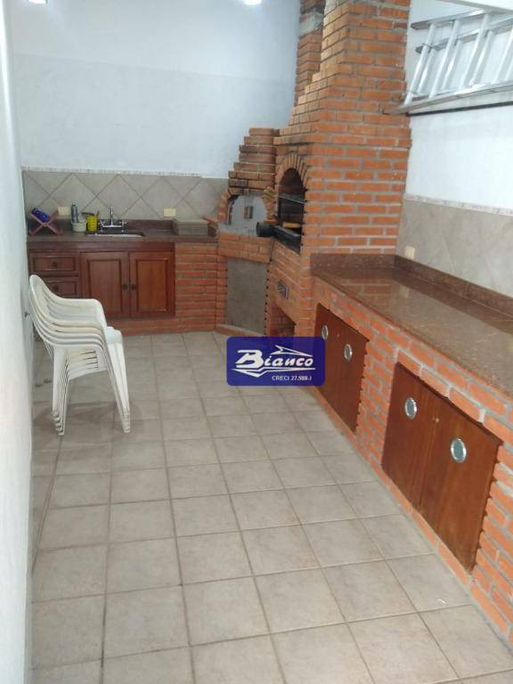 Sobrado à venda com 4 quartos, 240m² - Foto 4