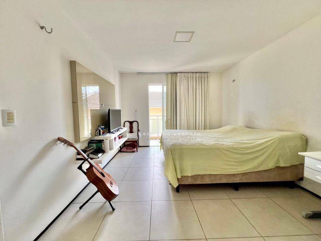 Casa de Condomínio à venda com 4 quartos, 165m² - Foto 24