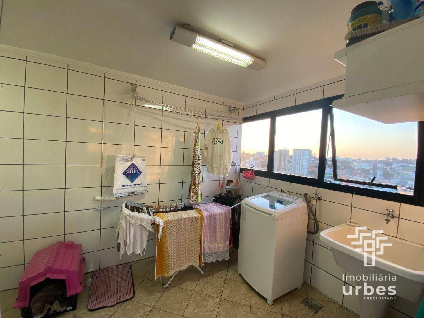 Apartamento à venda com 3 quartos, 178m² - Foto 35