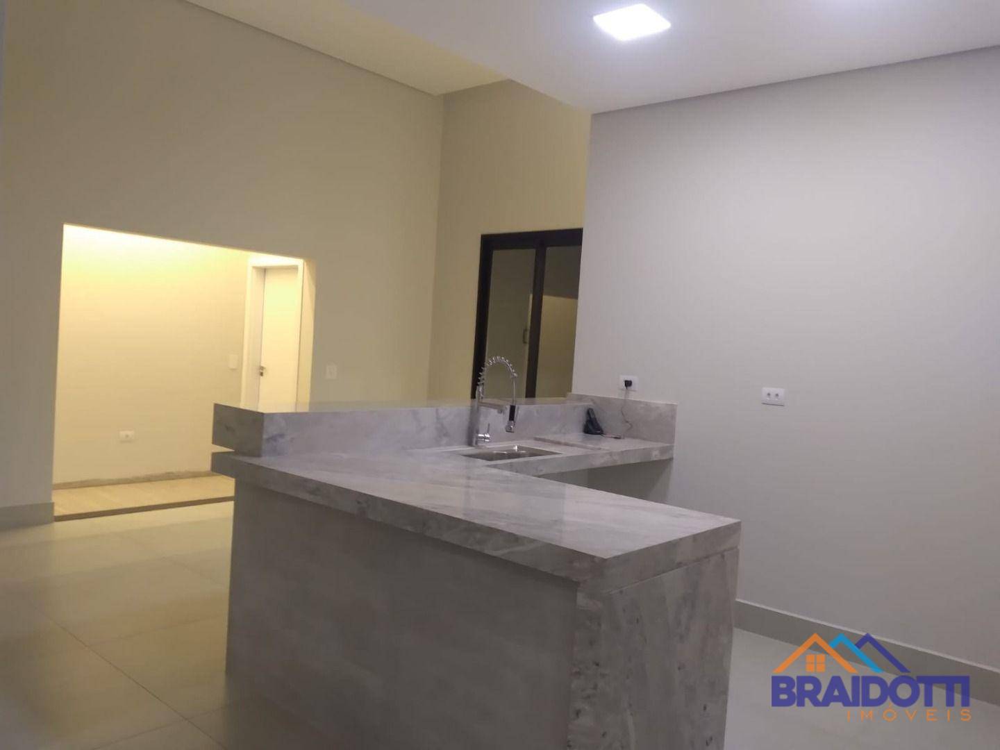 Casa à venda com 3 quartos, 212m² - Foto 4