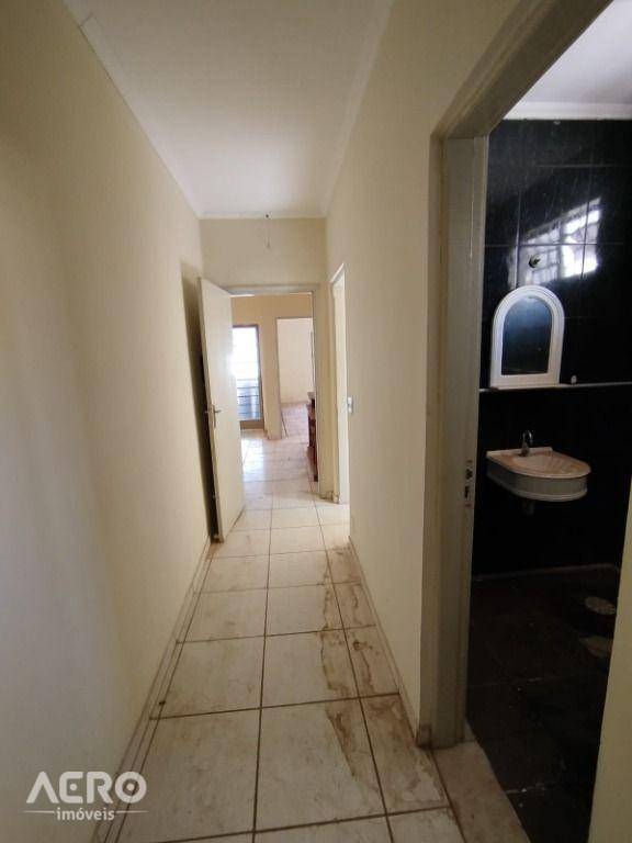 Casa para alugar com 4 quartos, 220m² - Foto 8