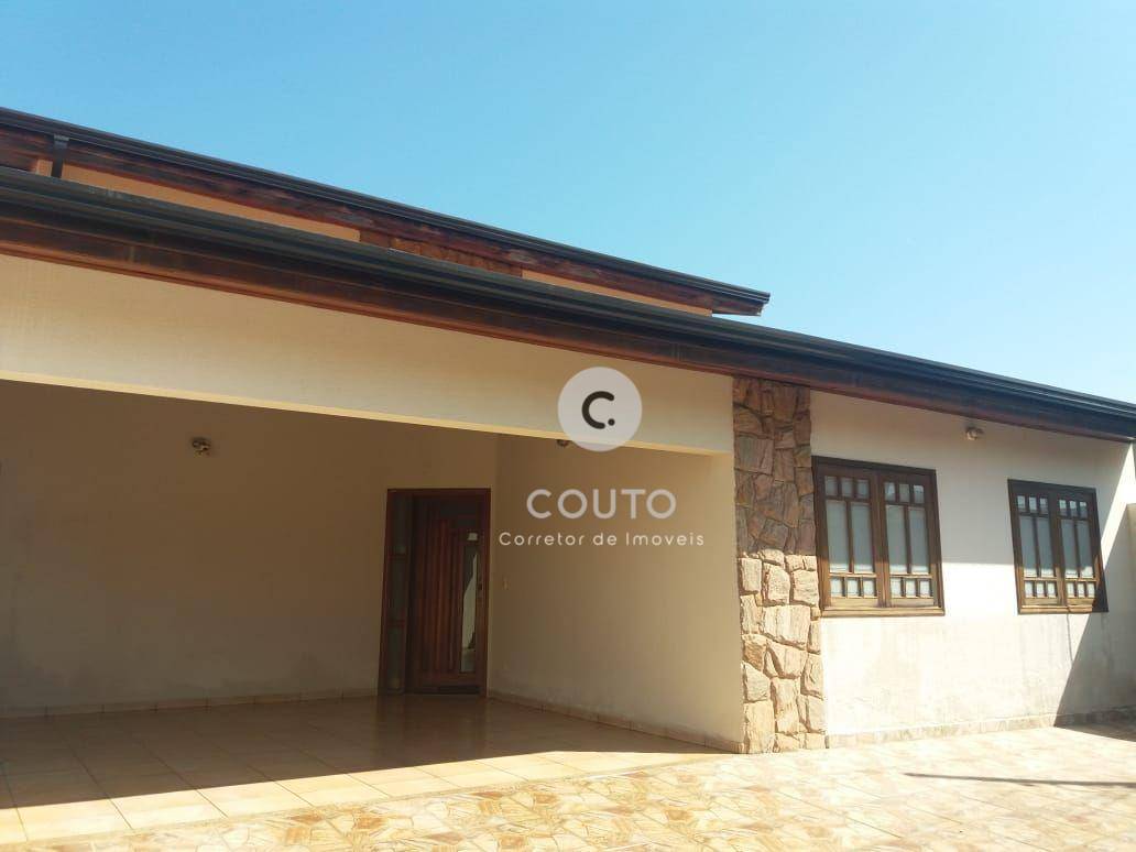 Casa à venda com 4 quartos, 272m² - Foto 1