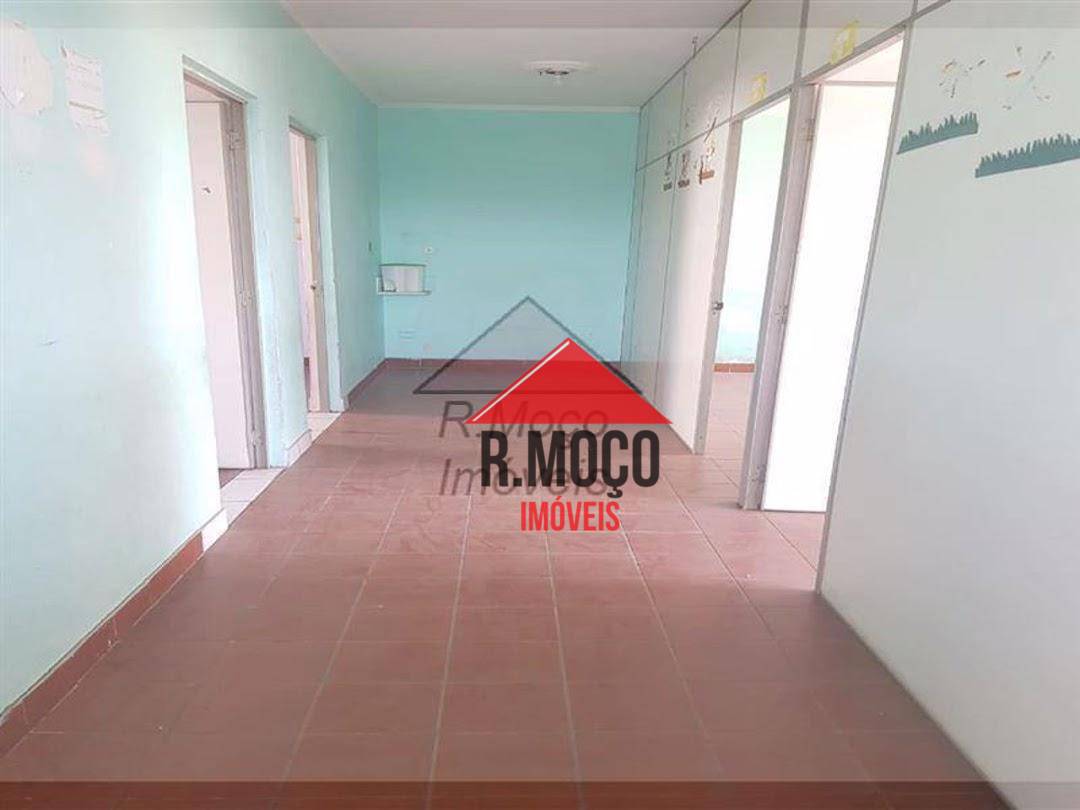 Sobrado à venda com 10 quartos, 219m² - Foto 19