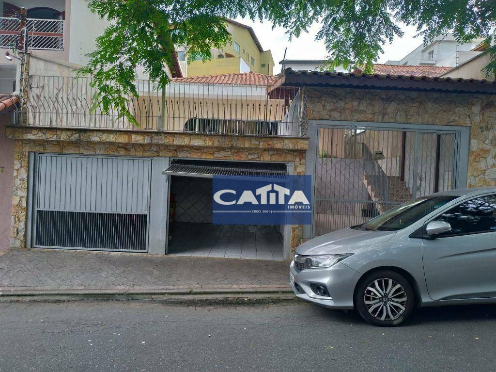 Casa à venda e aluguel com 3 quartos, 200m² - Foto 1