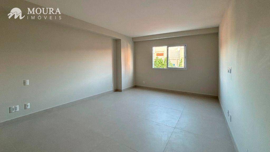 Apartamento à venda com 3 quartos, 221m² - Foto 8