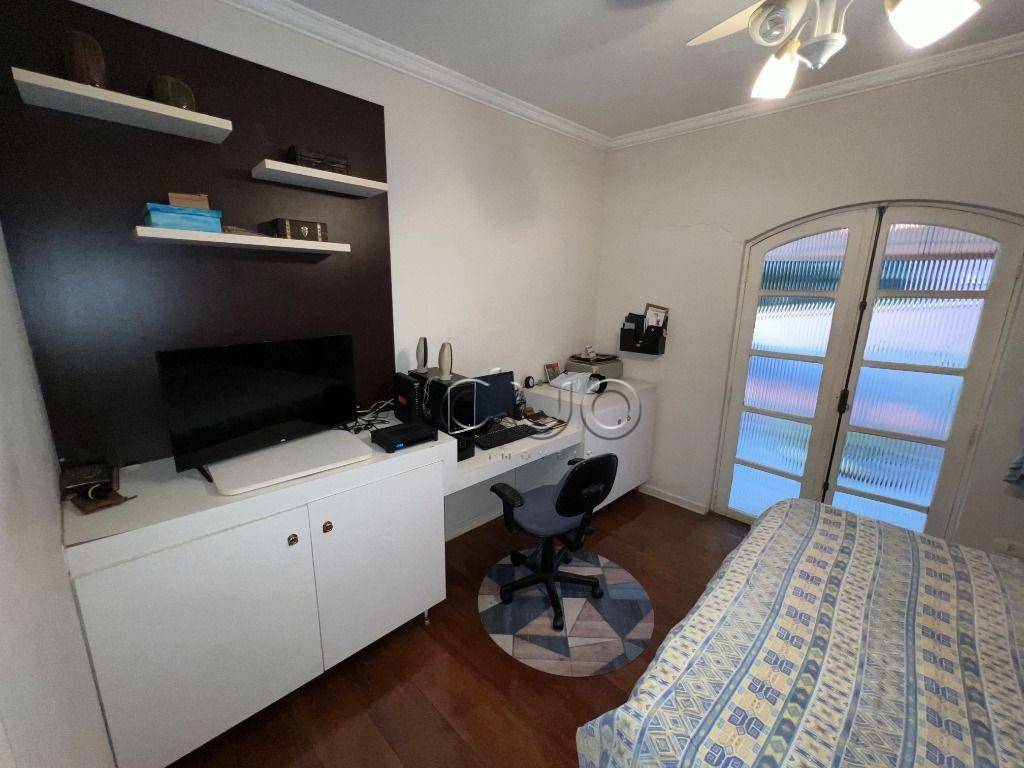 Casa à venda com 3 quartos, 240m² - Foto 8