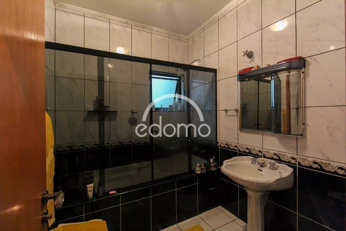 Casa à venda com 5 quartos, 188m² - Foto 16