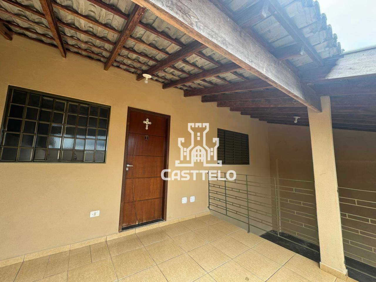 Casa à venda com 3 quartos, 120m² - Foto 1