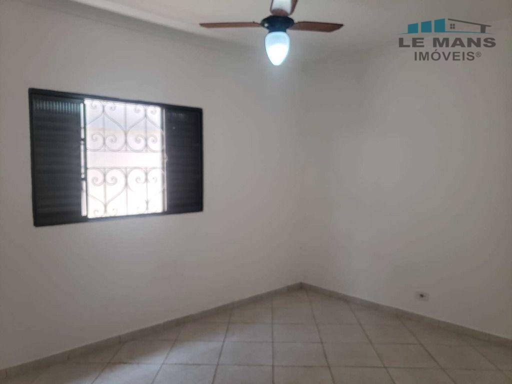 Casa à venda com 2 quartos, 120m² - Foto 9