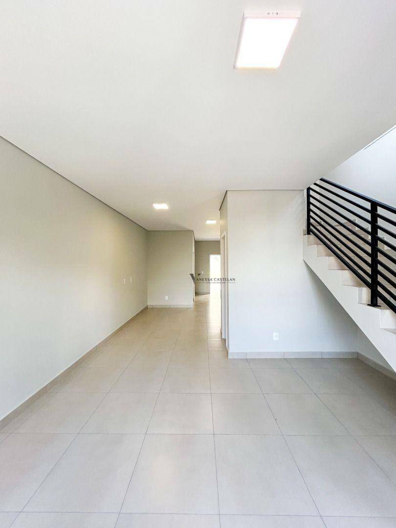 Casa à venda com 3 quartos, 129m² - Foto 3