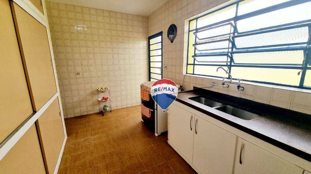 Casa à venda com 3 quartos, 256m² - Foto 17