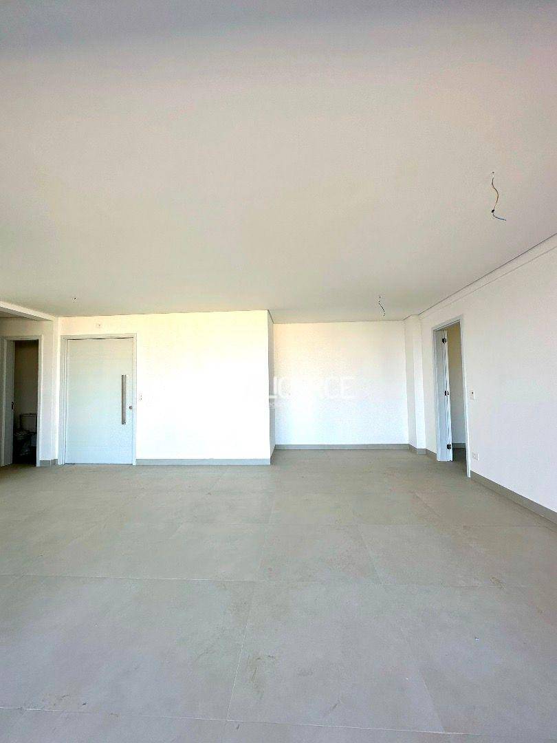 Apartamento à venda com 3 quartos, 150m² - Foto 6