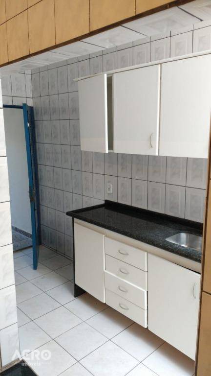 Casa à venda com 2 quartos, 130m² - Foto 18