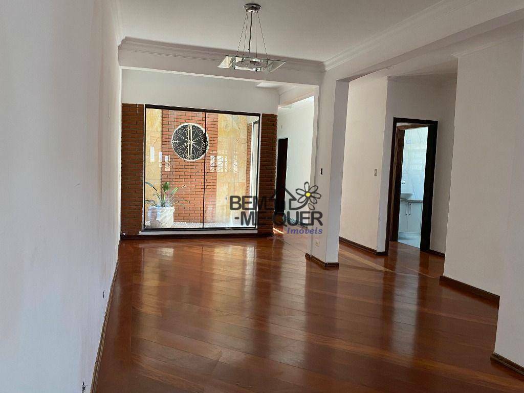 Casa à venda com 3 quartos, 380m² - Foto 10