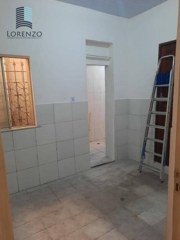 Casa à venda e aluguel com 4 quartos, 250m² - Foto 13