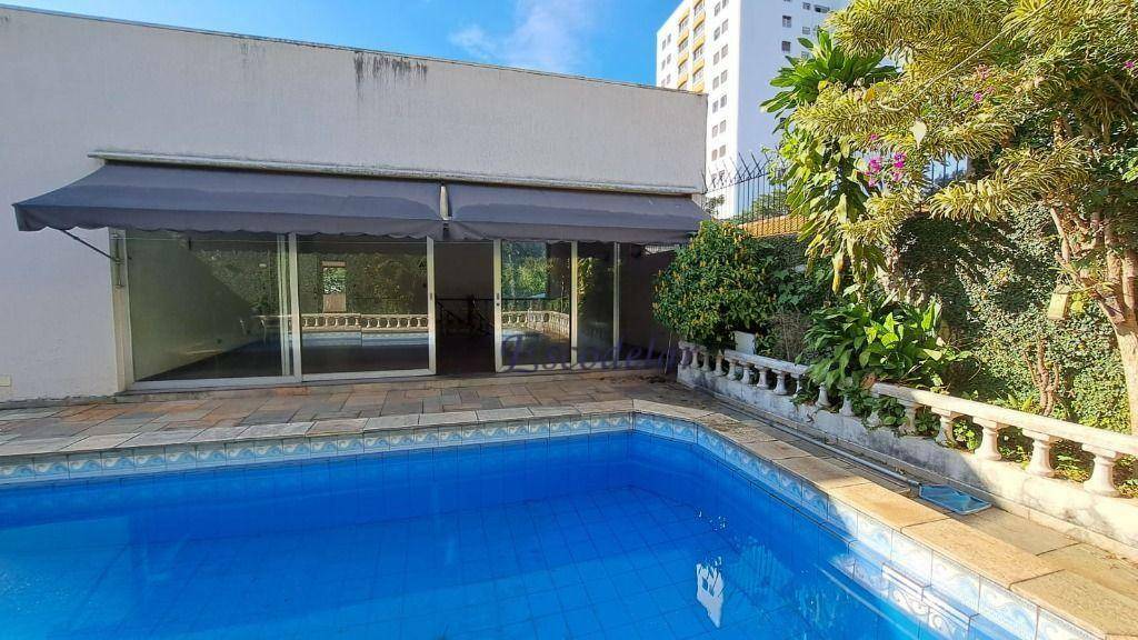 Casa à venda com 3 quartos, 236m² - Foto 2