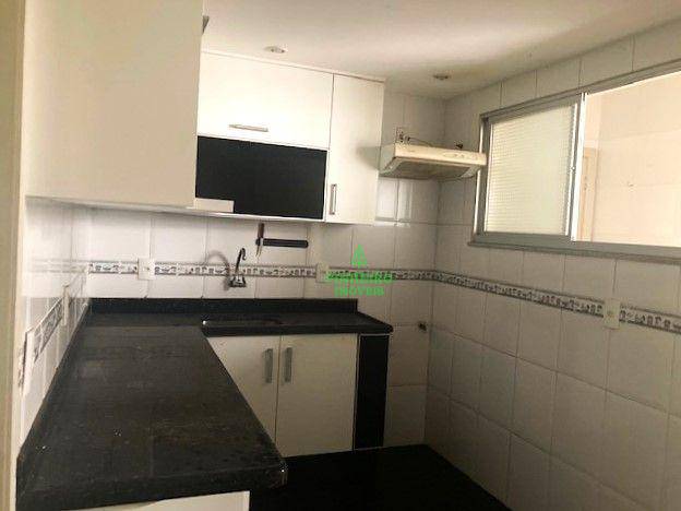 Apartamento à venda com 2 quartos, 74m² - Foto 2