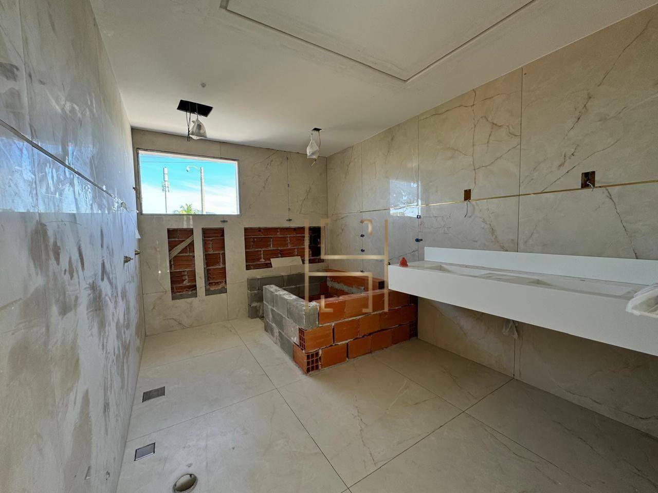 Casa de Condomínio à venda com 4 quartos, 251m² - Foto 4