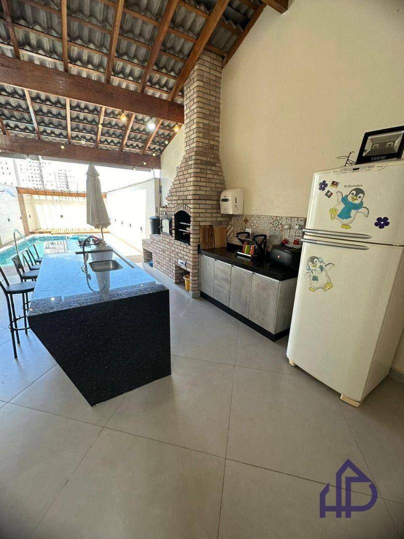 Casa para alugar com 3 quartos, 313m² - Foto 59