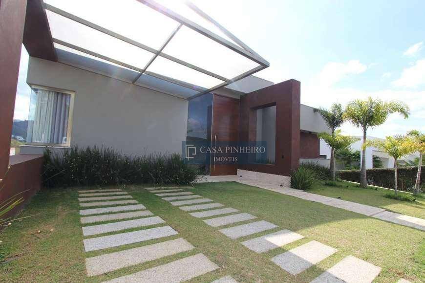 Casa à venda com 4 quartos, 800m² - Foto 2