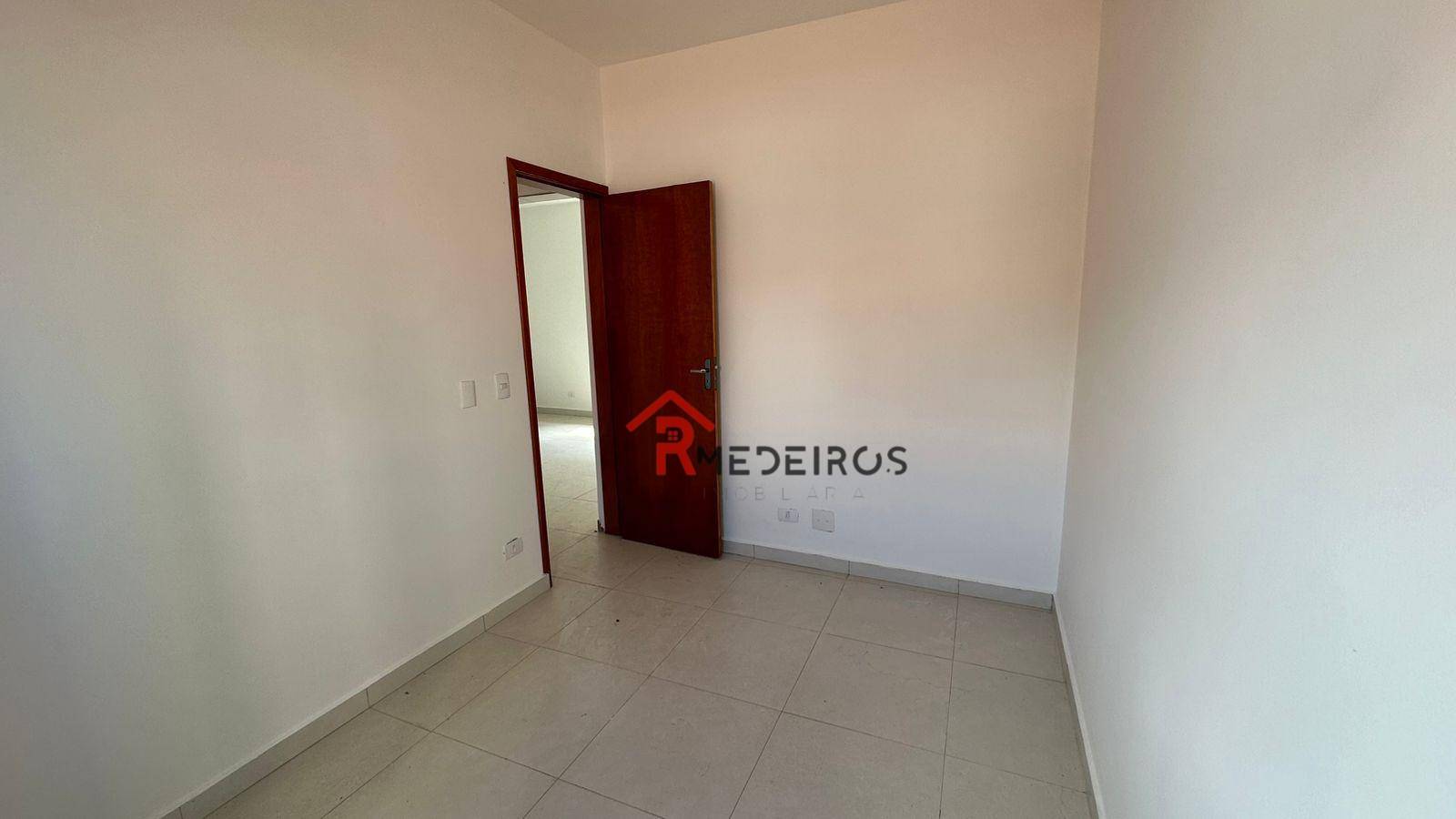 Casa à venda com 2 quartos, 51m² - Foto 9