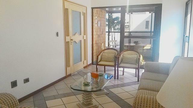 Apartamento à venda com 3 quartos, 130m² - Foto 2