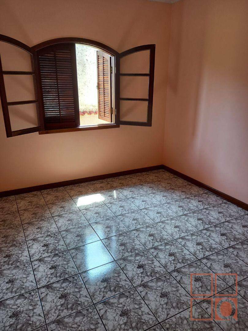 Casa de Condomínio à venda com 3 quartos, 200m² - Foto 4