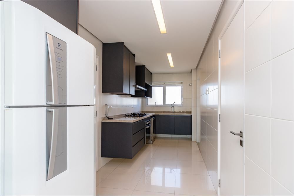 Apartamento à venda com 3 quartos, 157m² - Foto 14