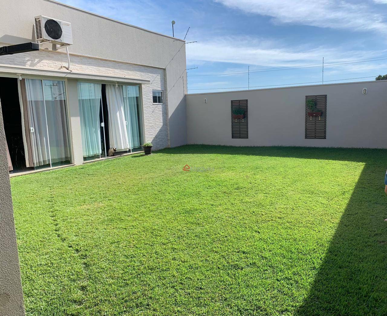 Casa à venda com 2 quartos, 200m² - Foto 3