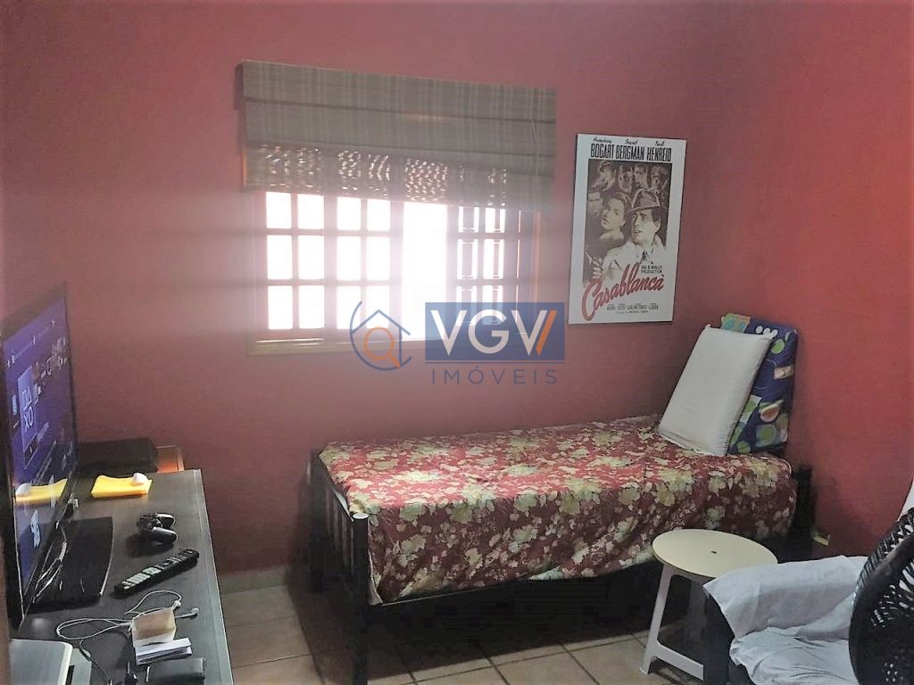 Casa à venda e aluguel com 5 quartos, 300m² - Foto 3