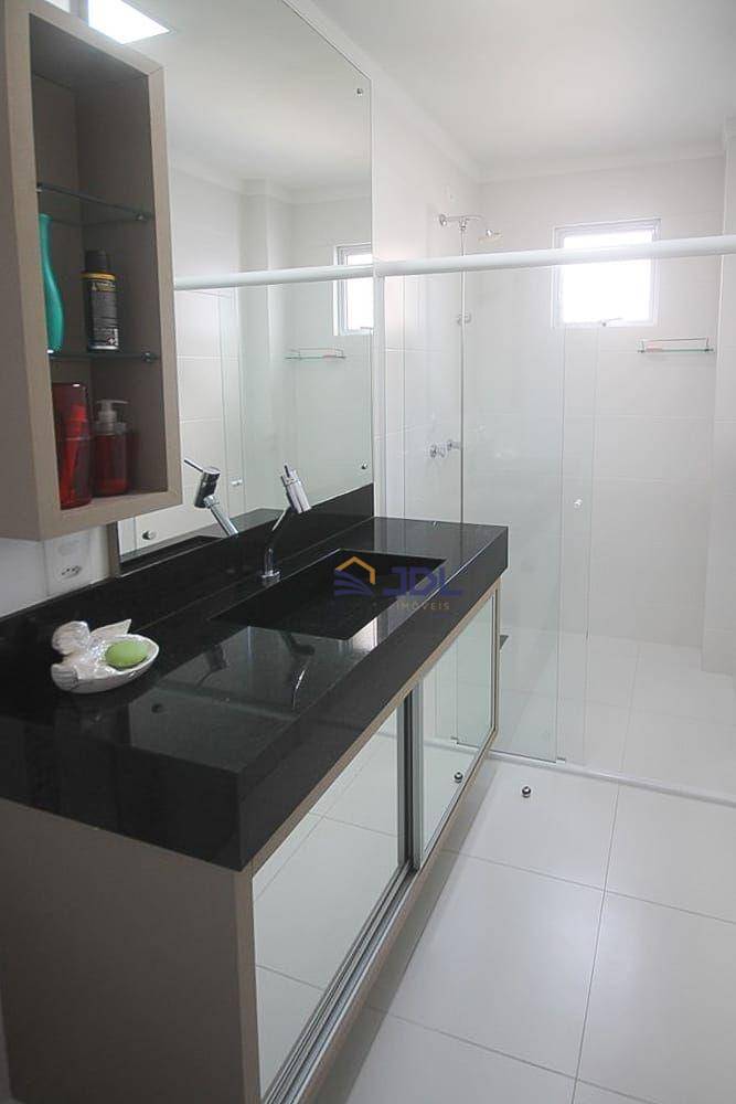 Apartamento à venda com 4 quartos, 193m² - Foto 13