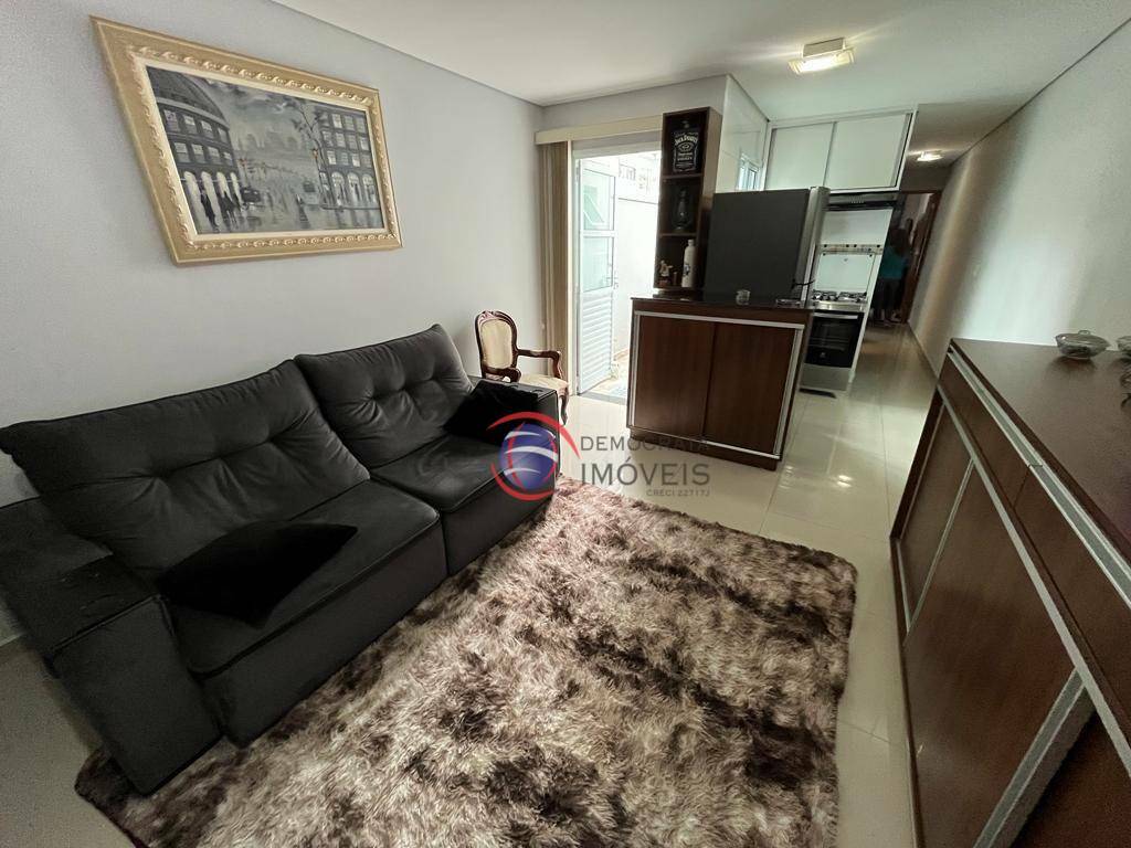 Apartamento à venda com 2 quartos, 70m² - Foto 2