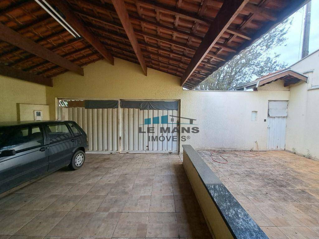 Casa à venda com 3 quartos, 174m² - Foto 2