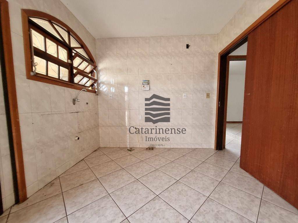 Casa à venda com 3 quartos, 82m² - Foto 11