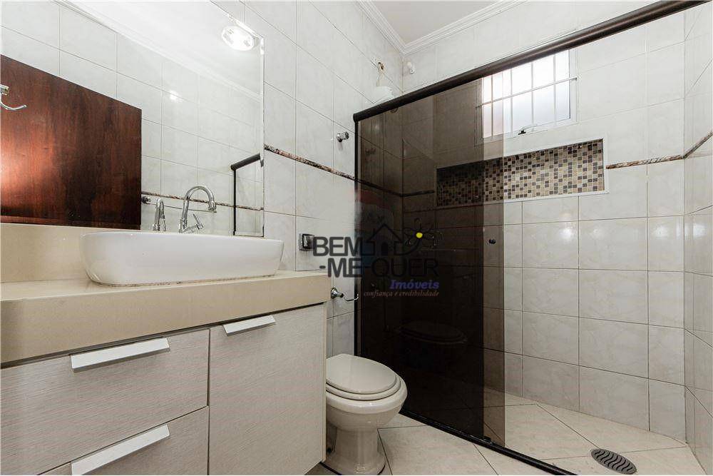 Casa à venda com 3 quartos, 240m² - Foto 11