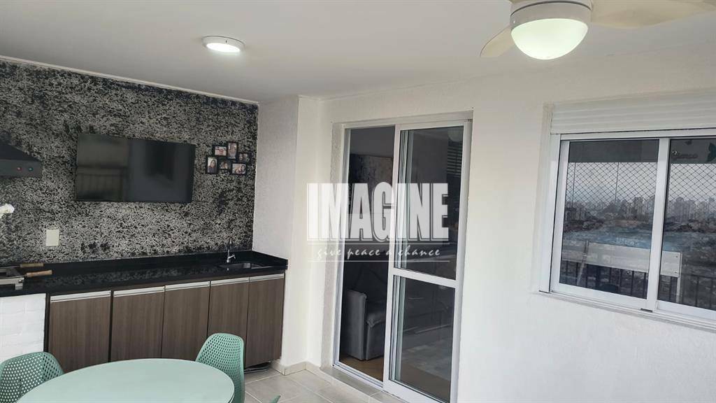 Apartamento à venda com 2 quartos, 67m² - Foto 2