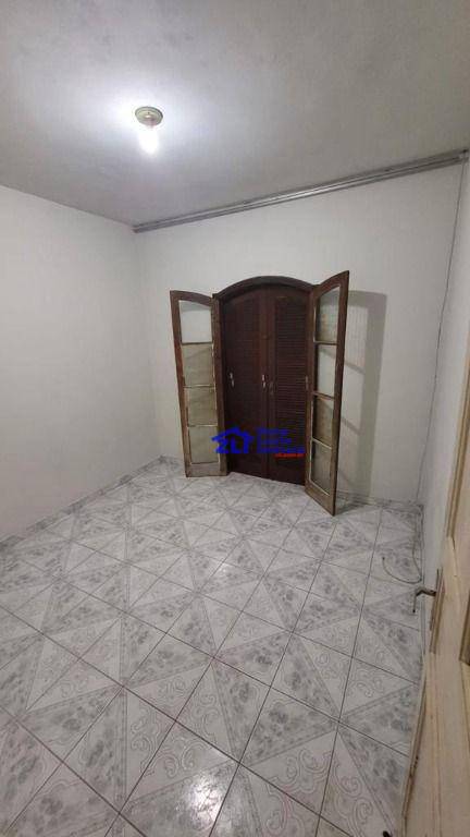 Sobrado à venda com 3 quartos, 250m² - Foto 13