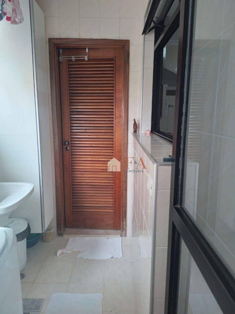 Apartamento à venda com 3 quartos, 117m² - Foto 9