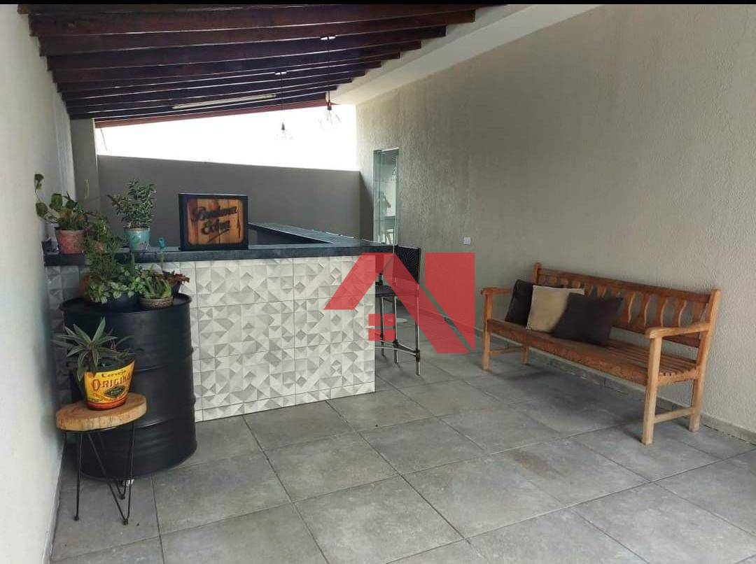 Casa à venda com 2 quartos, 120m² - Foto 1