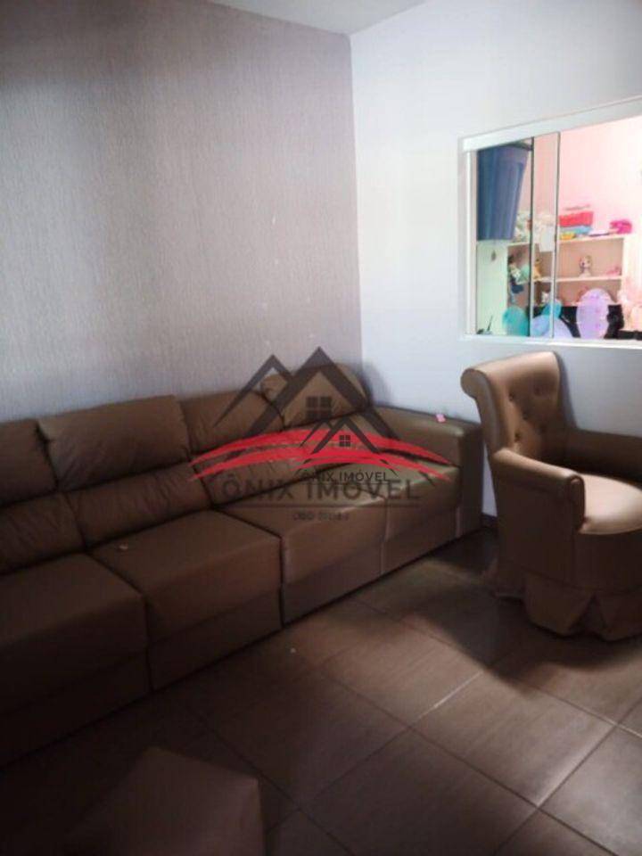 Casa à venda com 4 quartos, 160m² - Foto 3