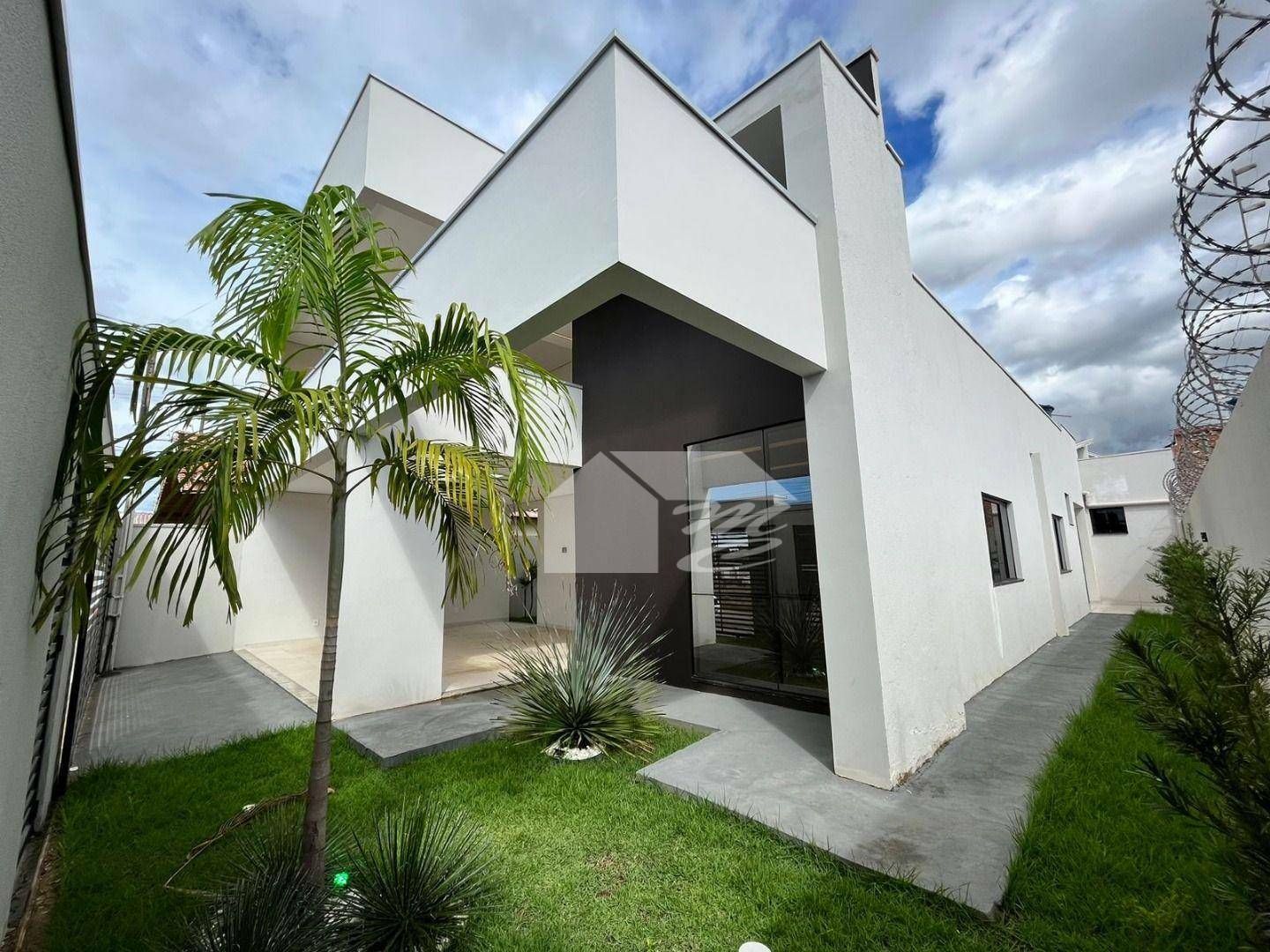 Casa à venda com 3 quartos, 188m² - Foto 1