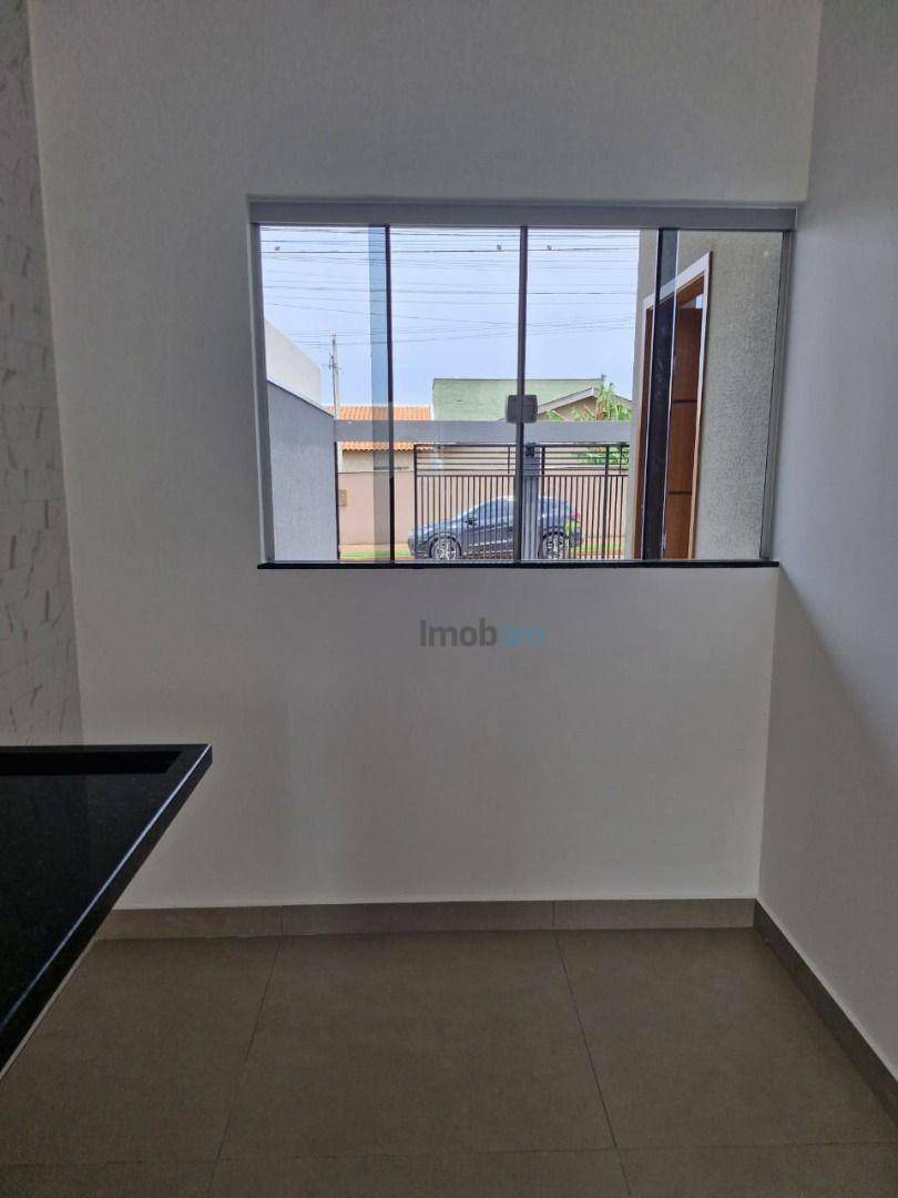 Casa à venda com 3 quartos, 79m² - Foto 4