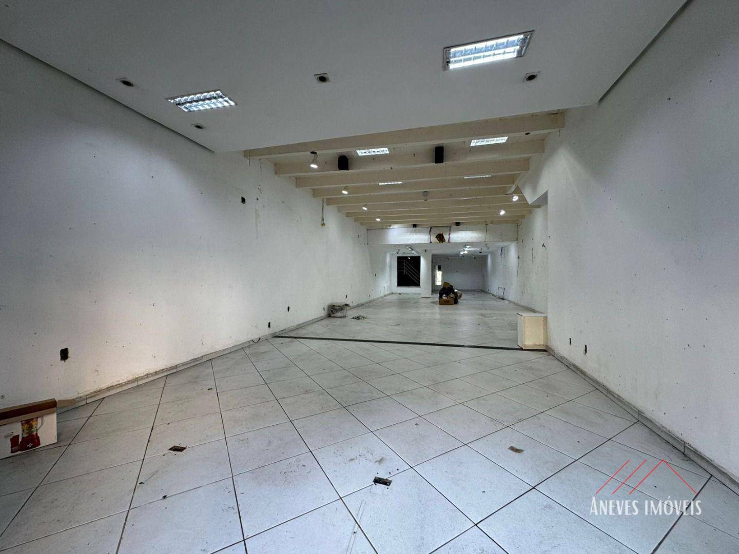 Prédio Inteiro para alugar, 350m² - Foto 3