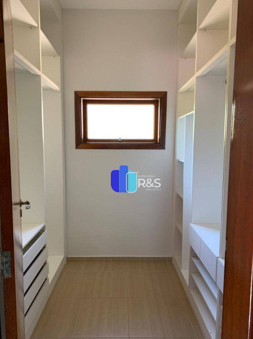 Casa de Condomínio para alugar com 3 quartos, 256m² - Foto 31