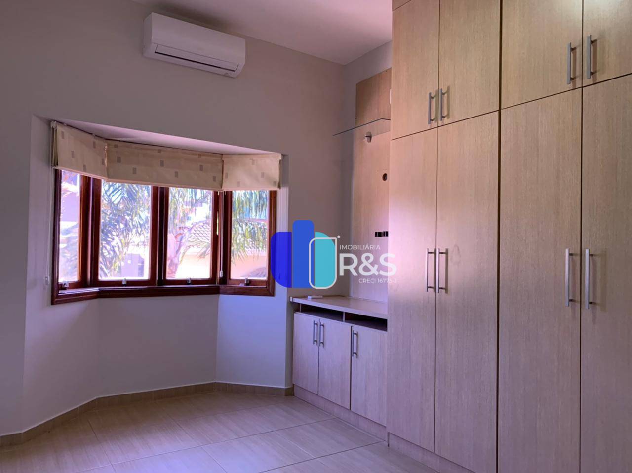 Casa de Condomínio para alugar com 3 quartos, 256m² - Foto 26
