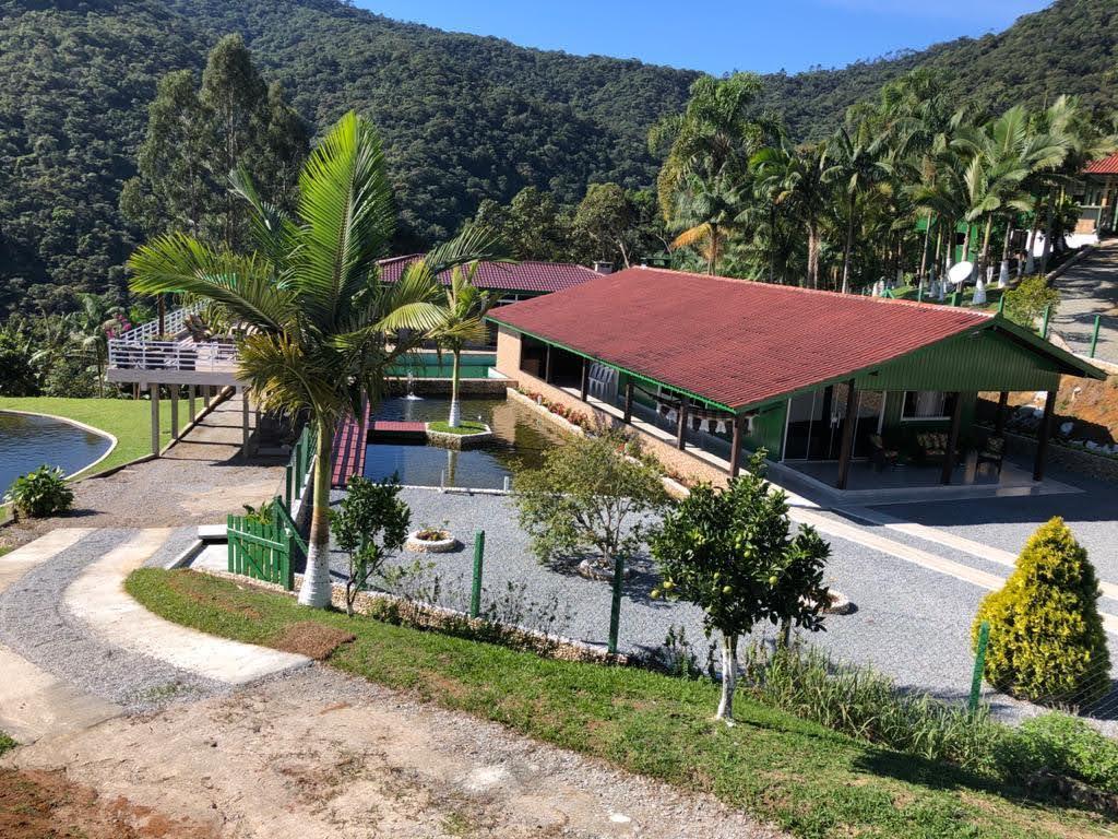 Fazenda à venda com 4 quartos, 1000m² - Foto 3