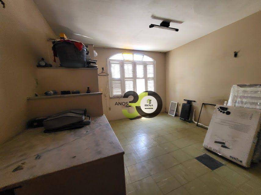 Casa à venda com 4 quartos, 319m² - Foto 29