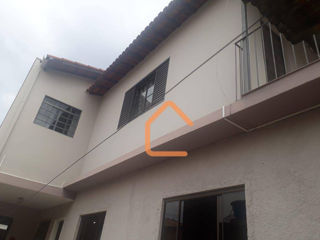 Casa, 3 quartos, 187 m² - Foto 1